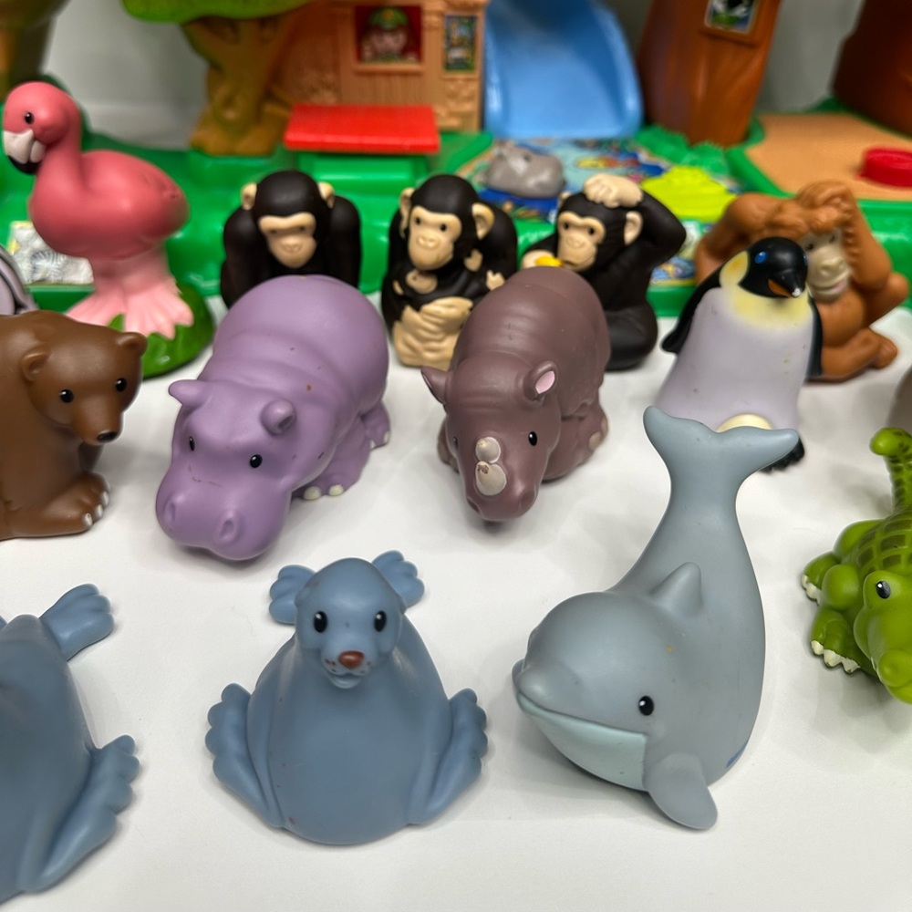 Little People Zoo Talkers play set with 23 animals - Picture 4 of 9